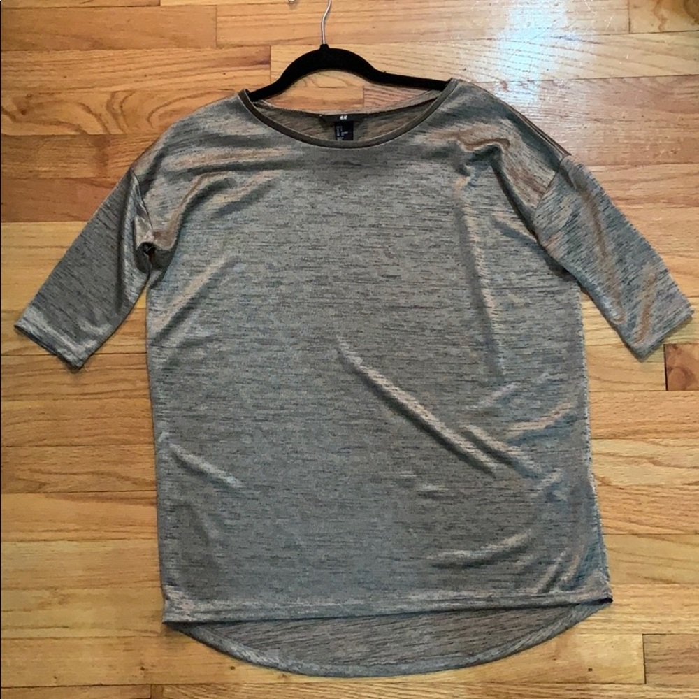 3/$15 H&M Flowy Top